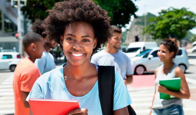 Desigualdades raciais e econômicas são fatores que devem ser levados em conta para democratizar o acesso ao ensino superior