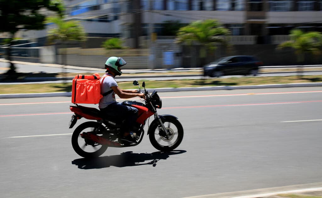 lula assina projeto que regula motoristas de aplicativo