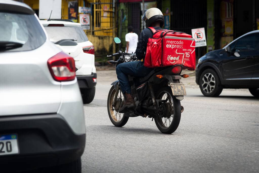 segurança no trânsito entregador ifood