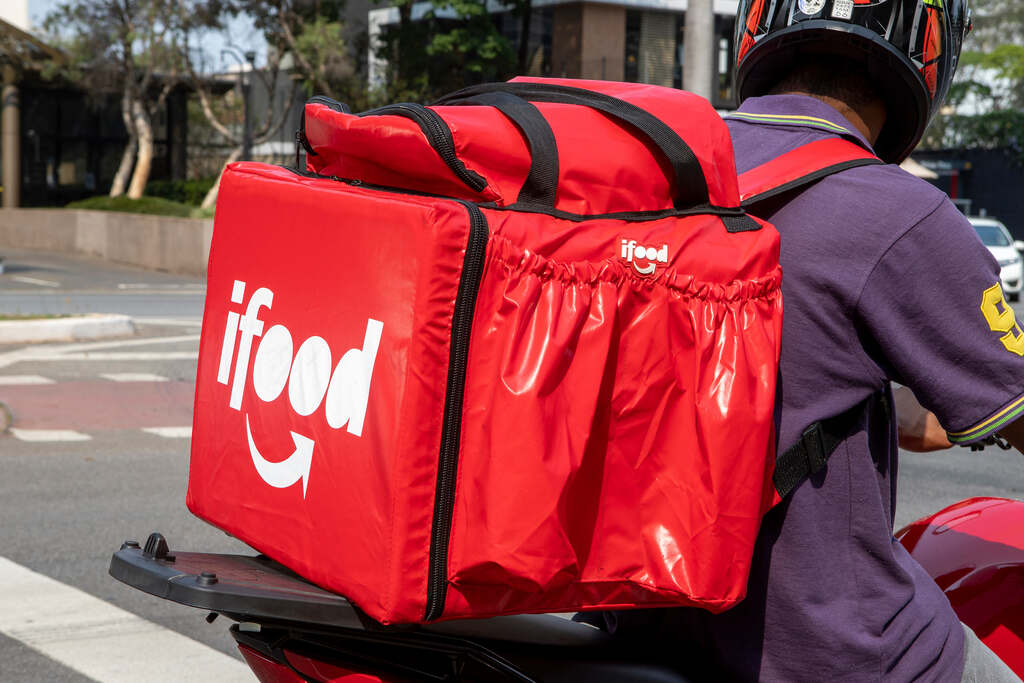 Quem trabalha no iFood tem carteira assinada?