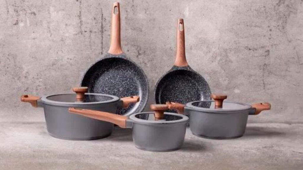 panelas e utensilios de cozinha